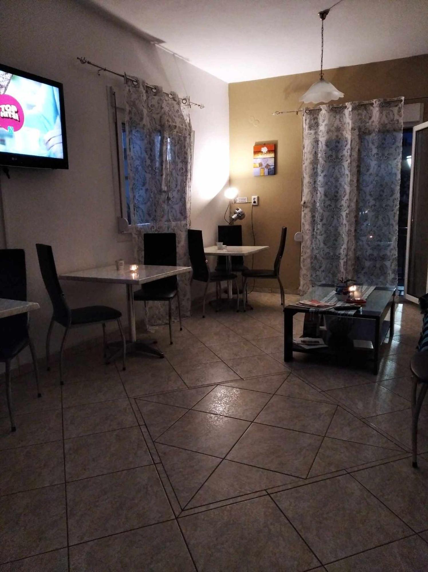 To Giouli Hotel Volos Bagian luar foto