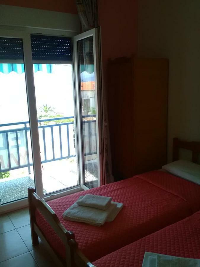 To Giouli Hotel Volos Bagian luar foto